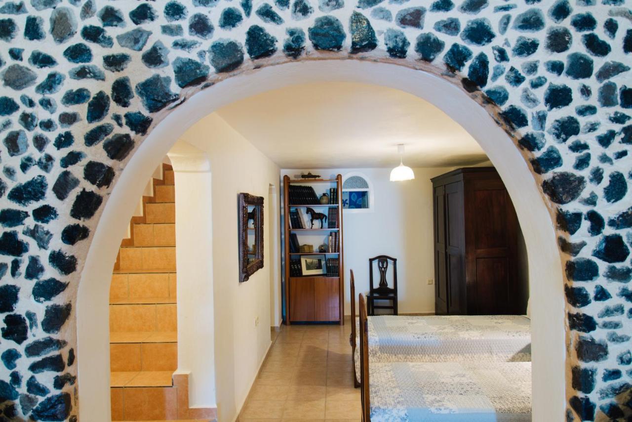 Canava Santino Cave Houses Mesaria Rum bild